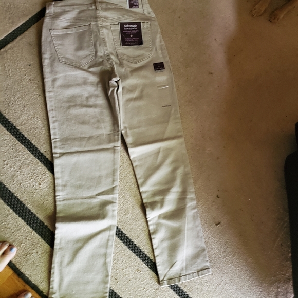 Gloria Vanderbilt Jeans - Picture 3 of 4